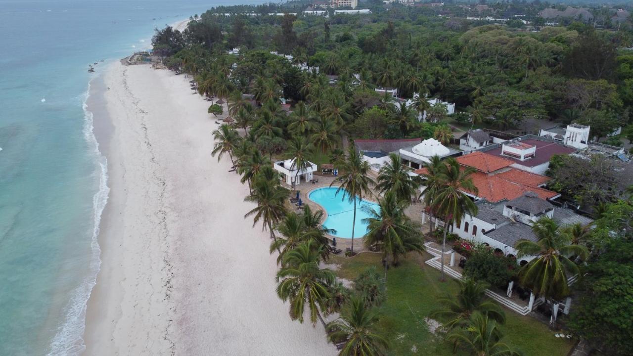 Jacaranda Indian Ocean Beach Resort Диани Бийч Екстериор снимка